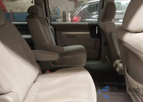 2008 Hyundai Entourage Gls/Limited z USA, uszkodzony, nr VIN KNDMC233186047346